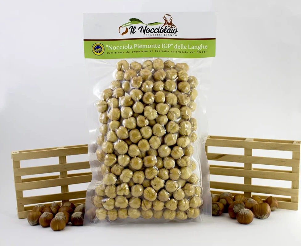 Nocciole sgusciate e tostate. 1 kg. Prodotte da Il Nocciolaio, in Piemonte. Sgusciate, senza pellicine.