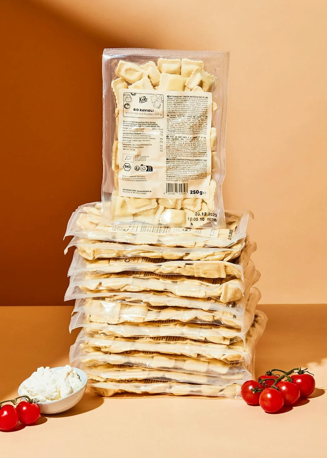 KoRo - Ravioli con pomodoro e ricotta bio 12 x 250 g - Pasta con ripieno mediterraneo - Vegetariana - Veloce da preparare - Si conserva fuori dal frigo