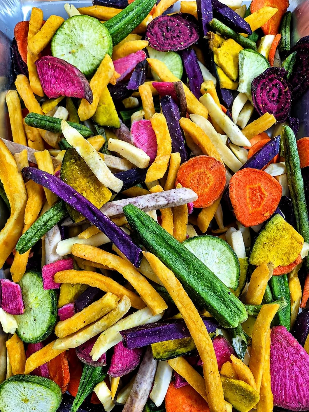 Chips Croccanti di Frutta e Verdura Mix Colorato 1 Kg Snack Gourmet Dolce e Naturale Ideale per Aperitivi Buffet Dessert Decorazioni Piatti Eventi e Catering