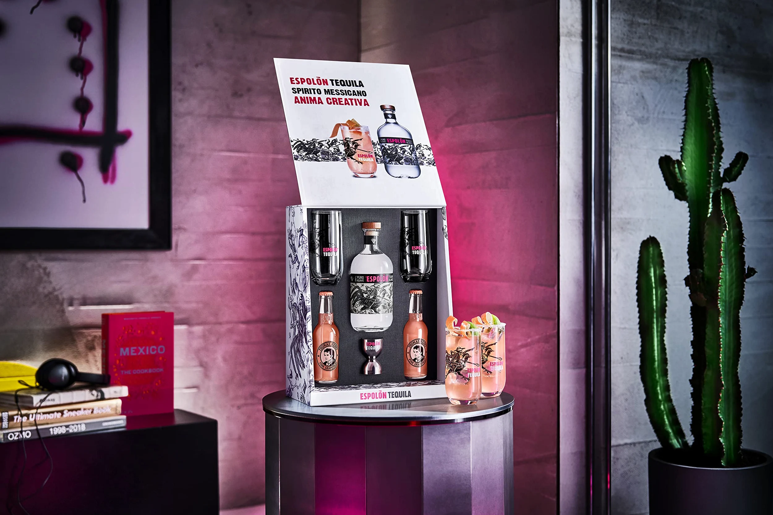 Espolòn Kit Tequila per Paloma: Espolòn Tequila Blanco 70 cl; 2 Bottigliette di Soda al Pompelmo Rosa Thomas Henry 20 cl; 2 Bicchieri Highball e 1 Jigger