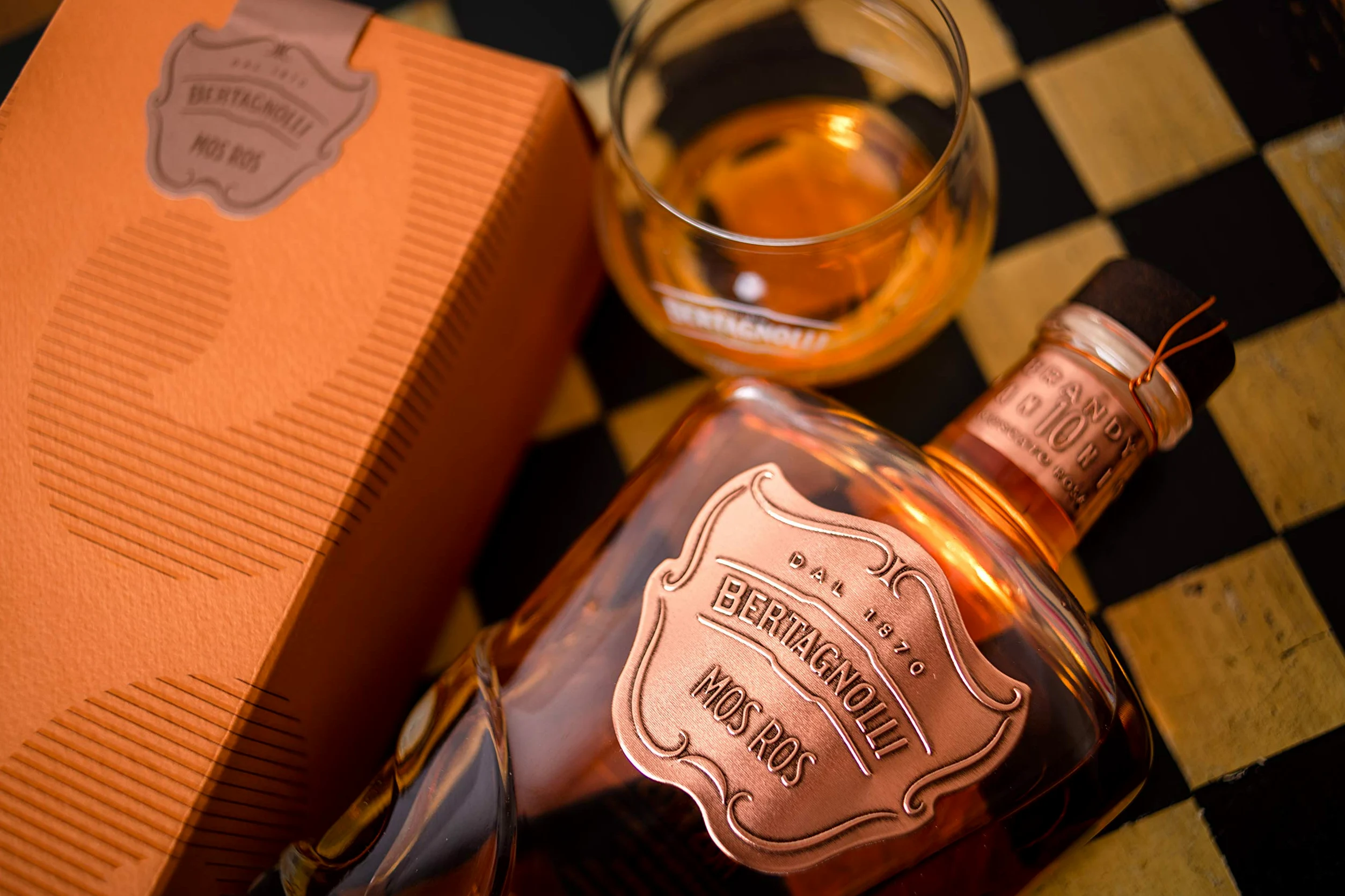 Distilleria Bertagnolli Mos Ros (10 Anni Barrique) - 700 ml Brandy Moscato Rosa 40% vol.alc.