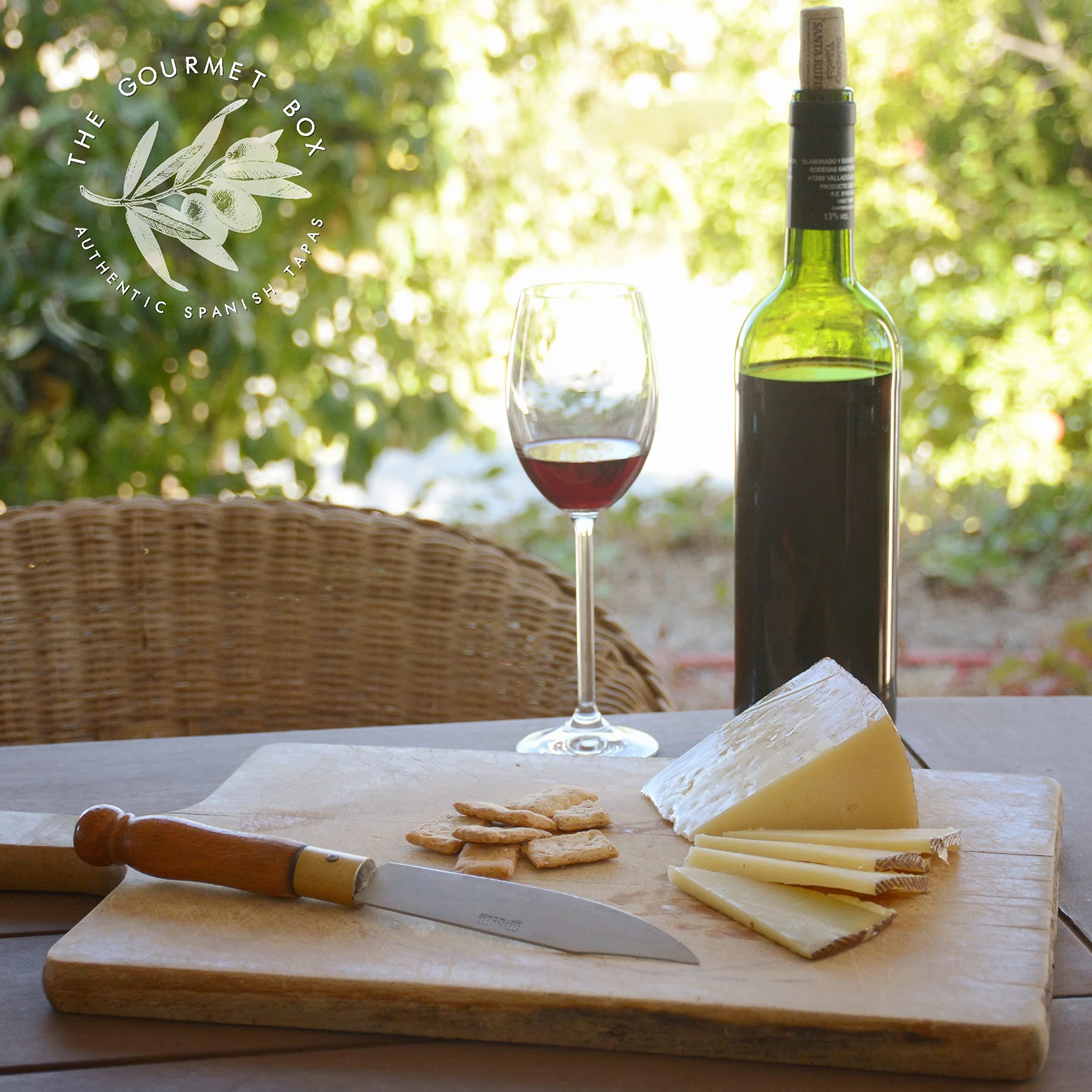 GOURMET BOX | Cesto Gourmet | Regalo per Occasioni Speciali | Prodotti Ibérici Delicatessen, Formaggio Pecorino al 100%, Paté (Olivada e Perdiz), Picos Gourmet e Olio Extra Vergine di Oliva