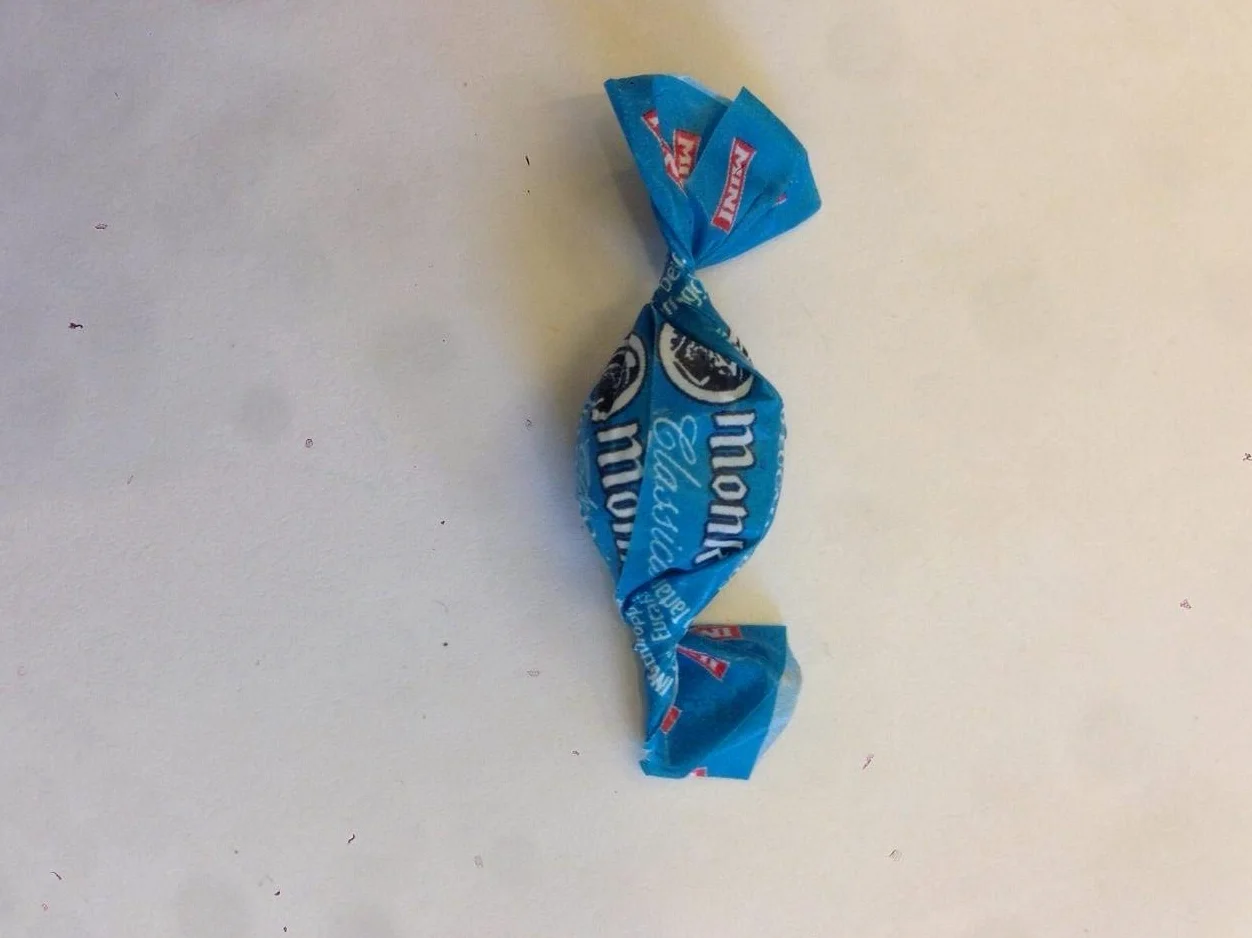 Caramelle Mini Monk's Balsamiche kg 2 | Sollievo immediato contro tosse, raffreddore e mal di gola, insieme alla piacevole freschezza delle erbe naturali
