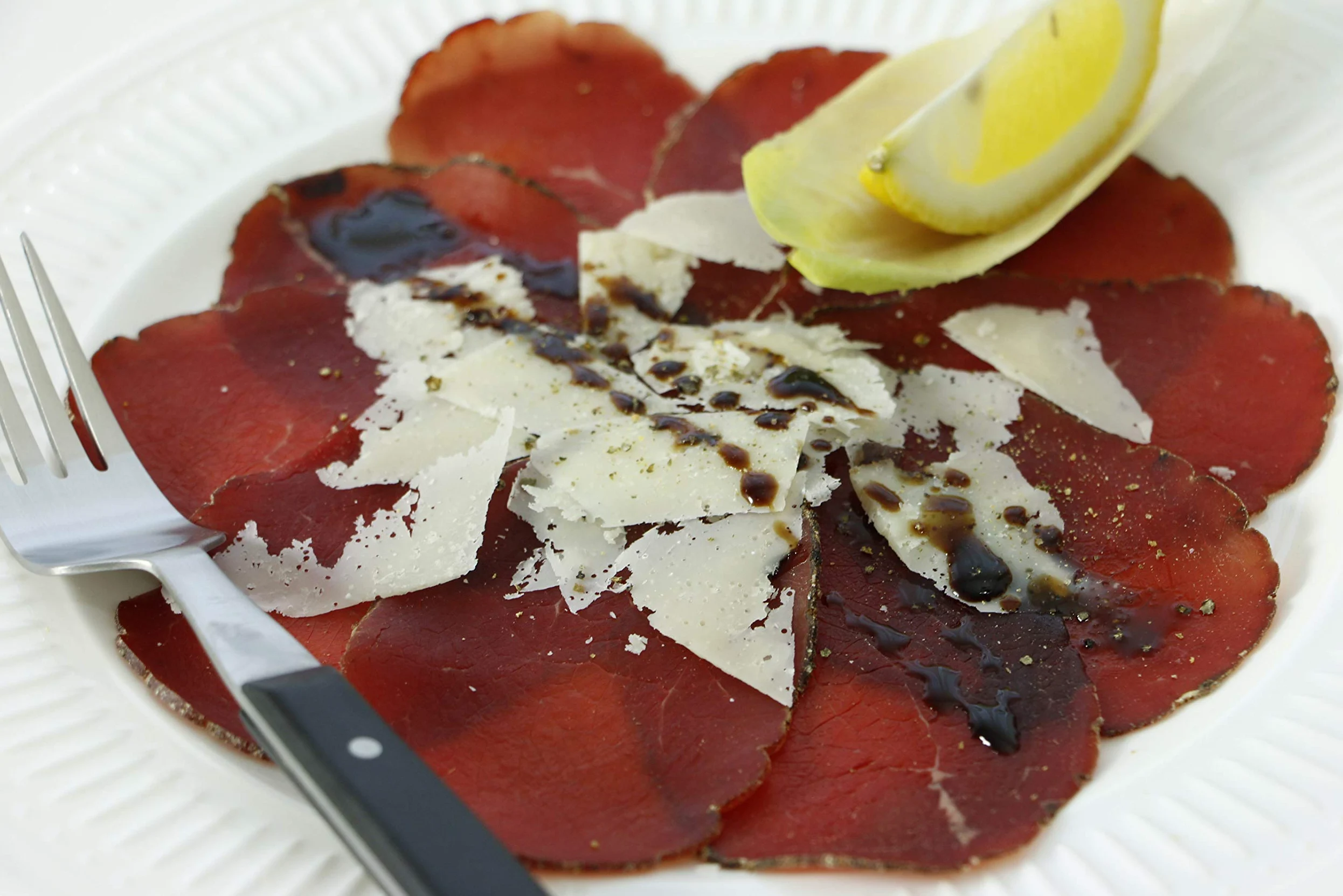 GUSTOS - Bresaola di Manzo,1 kg, Prodotto Artigianale dell' Alto Adige, solo con Carne Scelta e Magra, Prodotto Sottovuoto