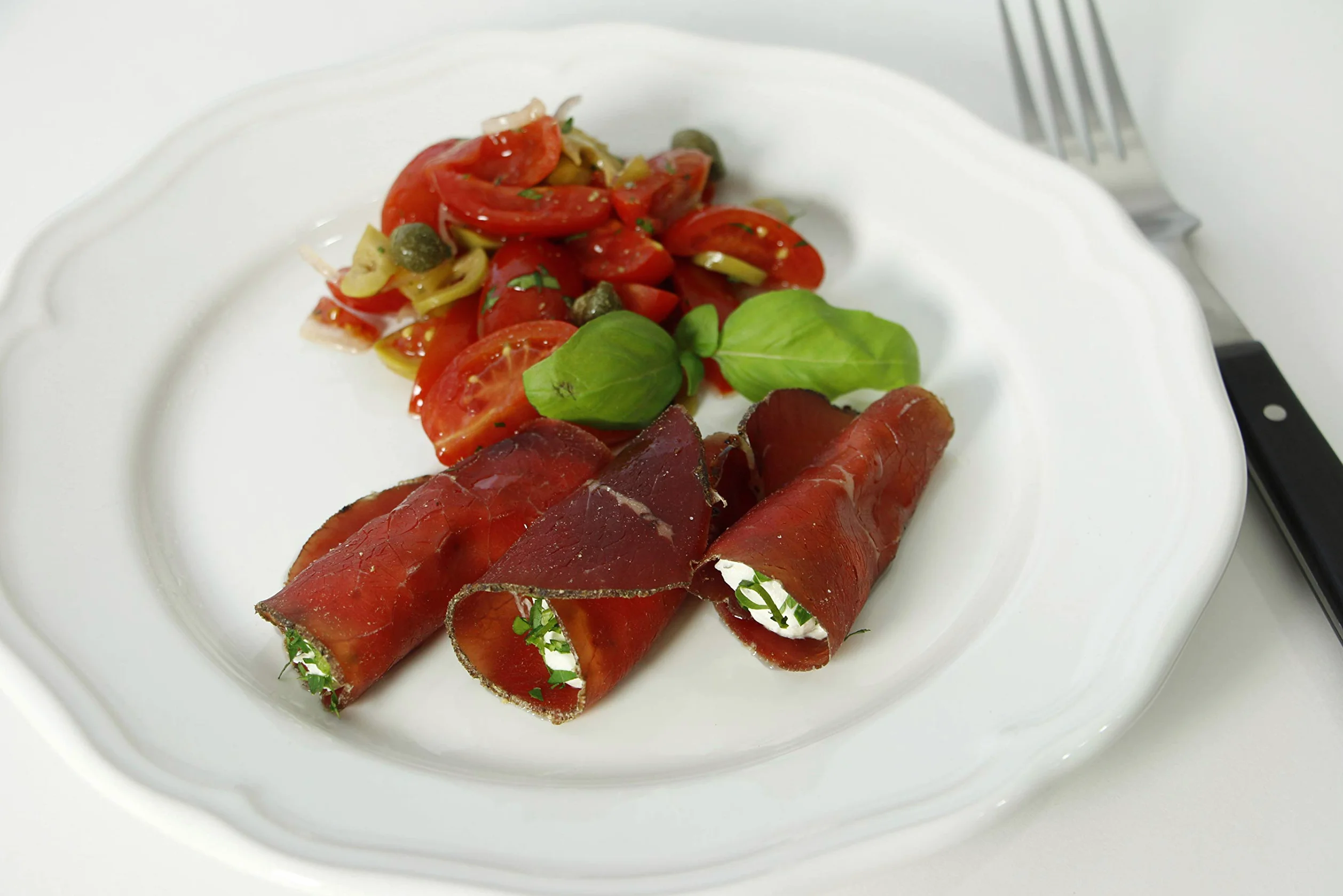 GUSTOS - Bresaola di Manzo,1 kg, Prodotto Artigianale dell' Alto Adige, solo con Carne Scelta e Magra, Prodotto Sottovuoto