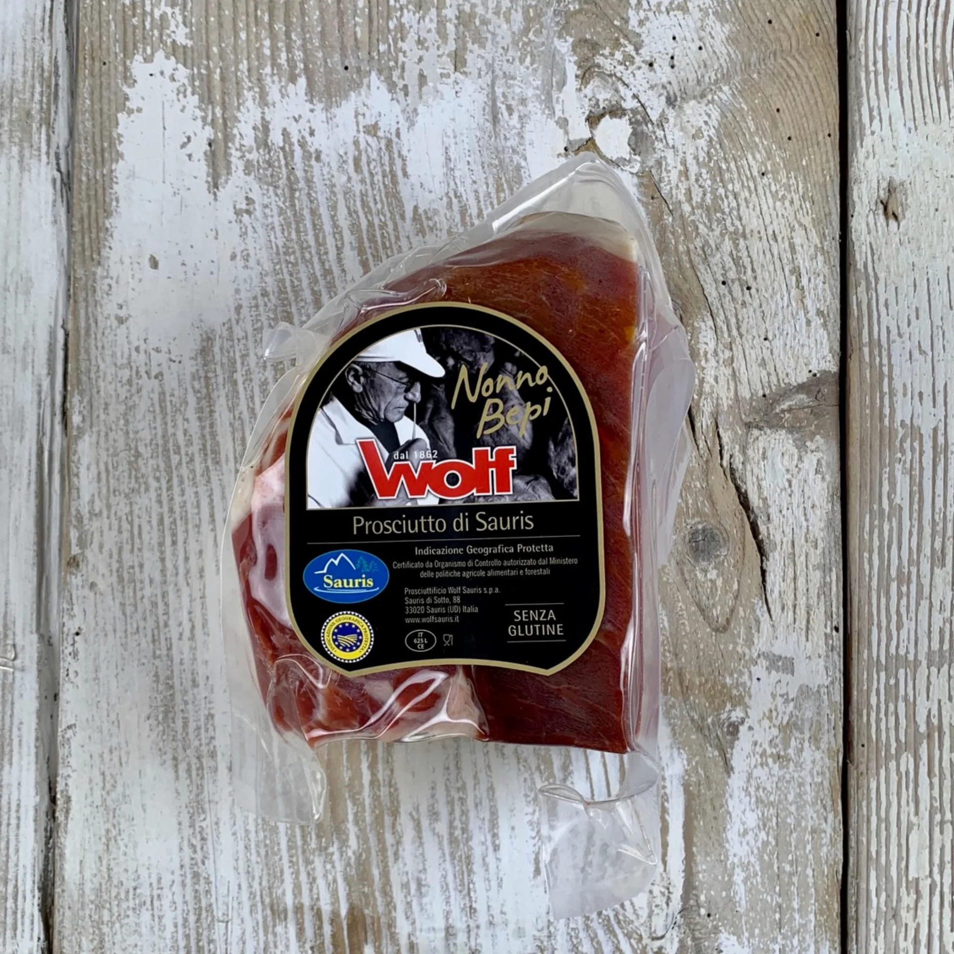 Wolf, Prosciutto di Sauris IGP Nonno Bepi, Trancio, Prodotto con Tradizionale Tecnica di Affumicatura, Carne 100% Italiana, Lunga Stagionatura, Senza Glutine, 1,6 kg (min. netto garantito)