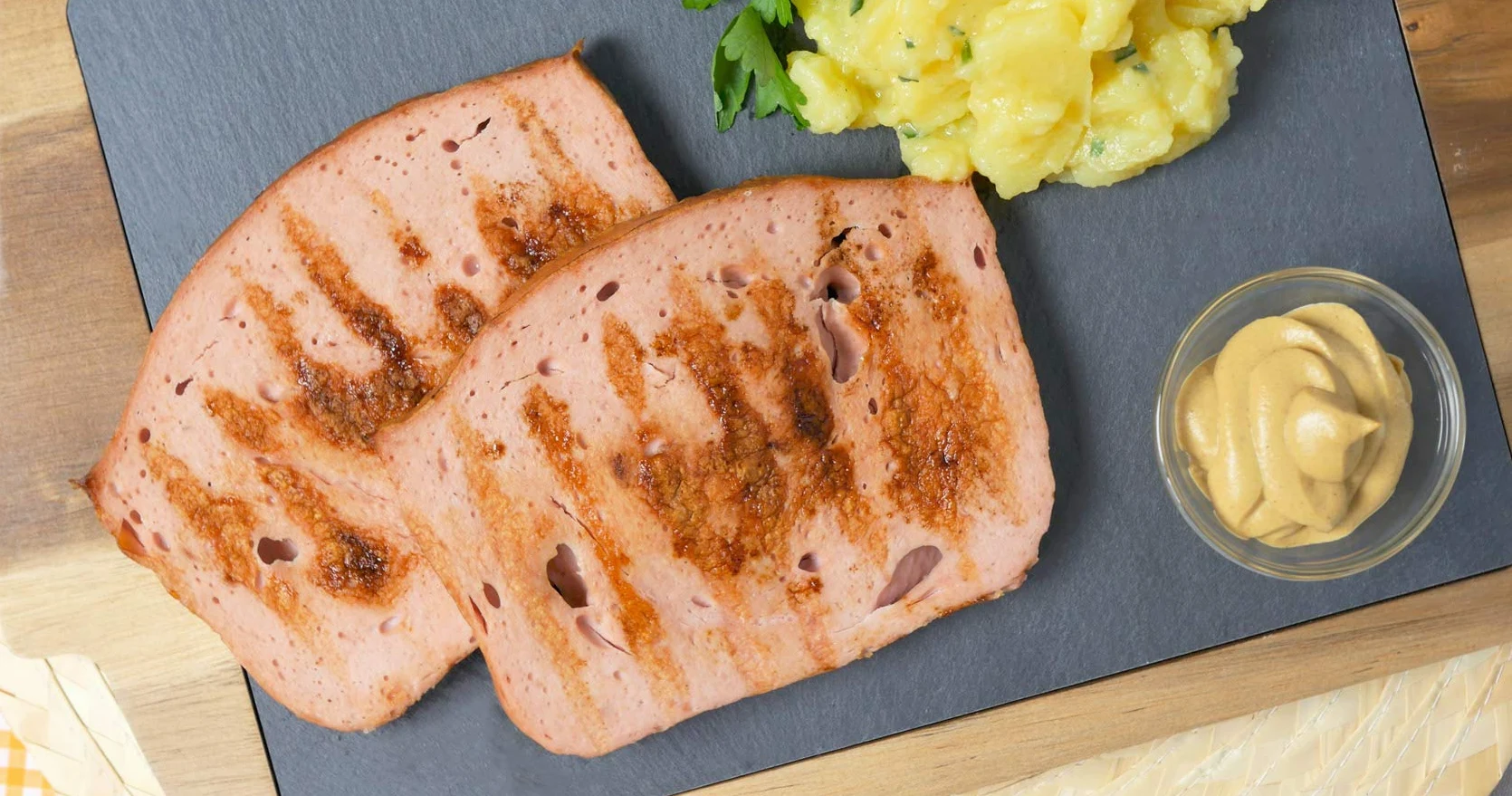 GUSTOS - Polpettone Leberkäse Gustos, 1,6-1,8 kg, Senza Glutine e Senza Lattosio, il Polpettone più amato dell'Alto Adige subito Pronto in Padella