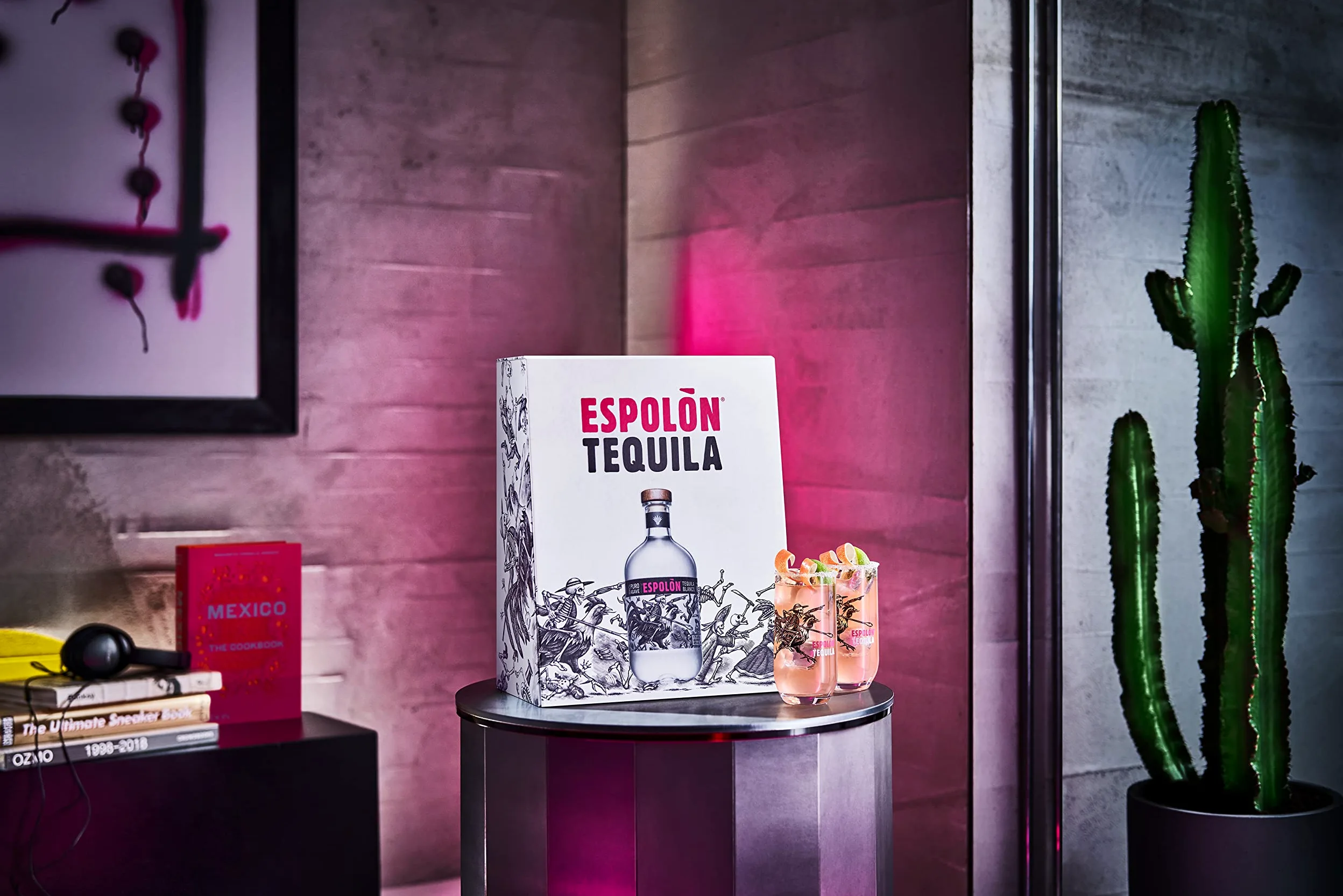 Espolòn Kit Tequila per Paloma: Espolòn Tequila Blanco 70 cl; 2 Bottigliette di Soda al Pompelmo Rosa Thomas Henry 20 cl; 2 Bicchieri Highball e 1 Jigger