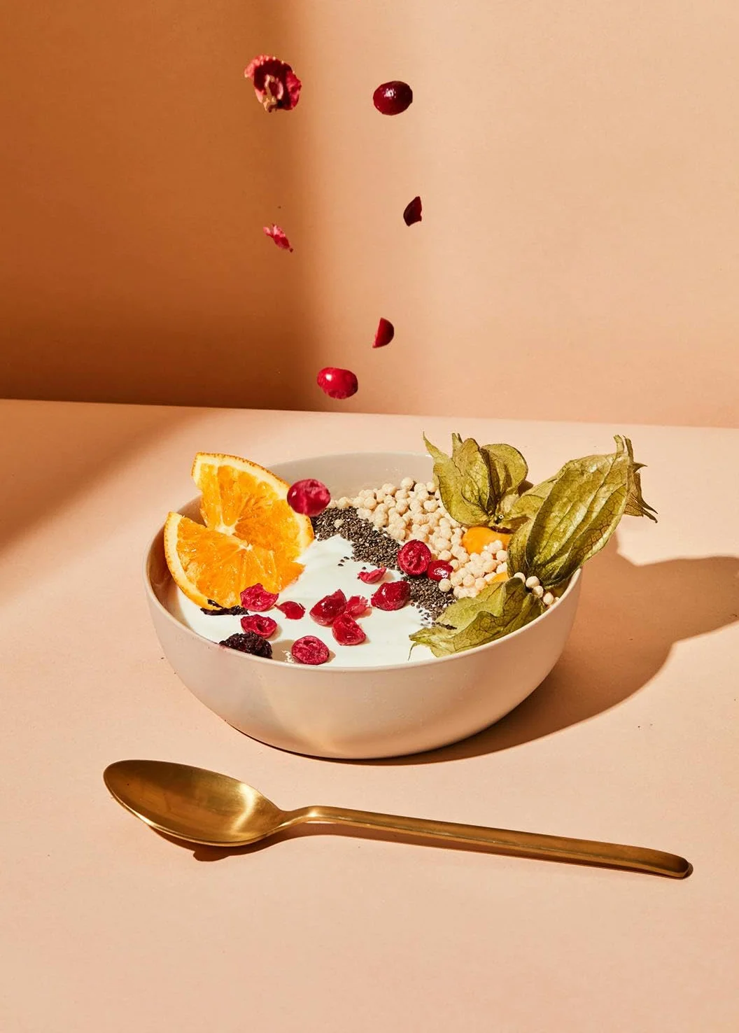 KoRo - Frutti di bosco liofilizzati 350 g - fragole, more e mirtilli rossi - da aggiungere al muesli o nel porridge - 100% frutta