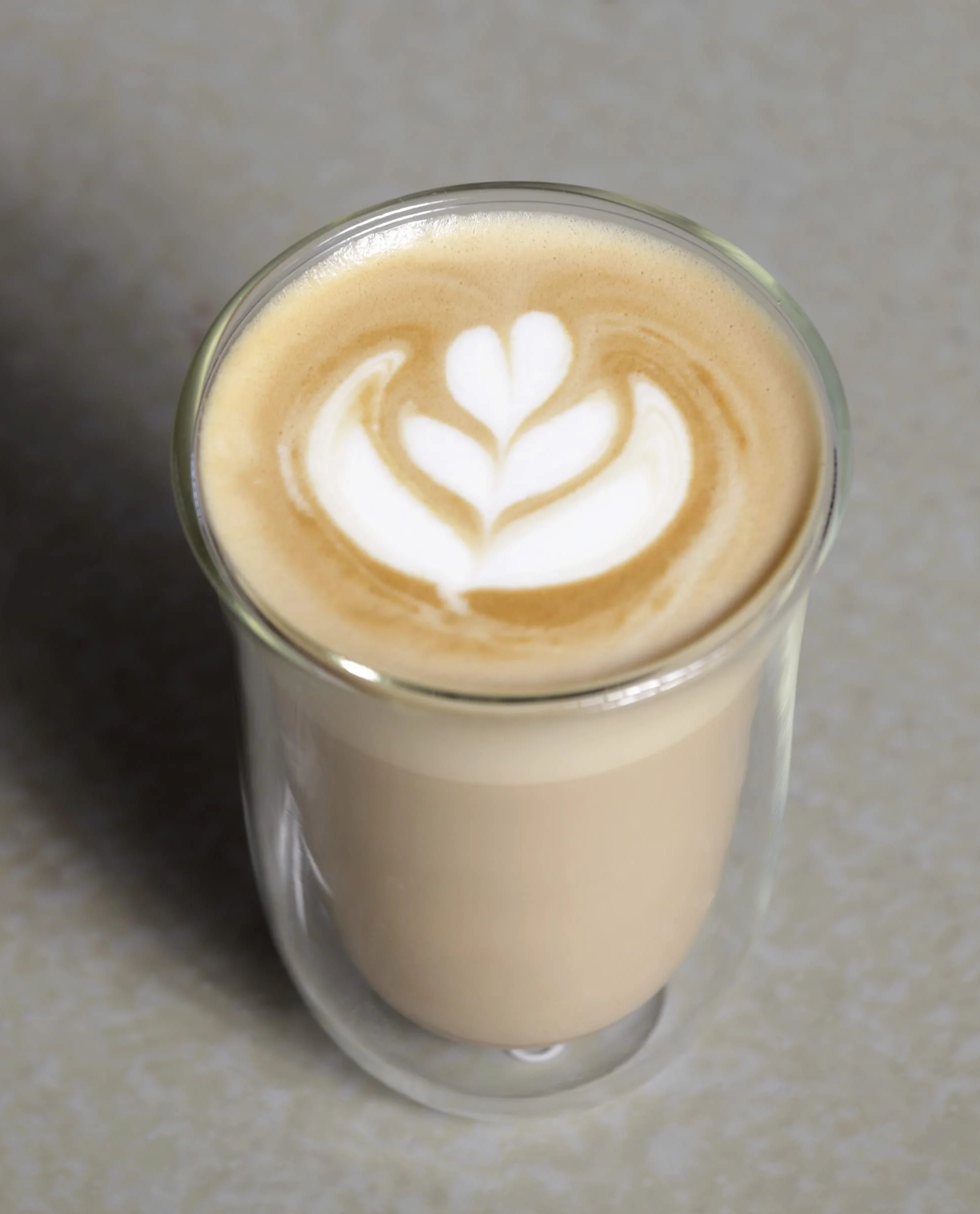 De'Longhi Kimbo DLSC611 Caffè in grani 35% Arabica e 65% Robusta per Macchine da Caffè Automatiche, 1KG, Made in Italy, Tostatura media, Gusto Speziato e Caramello, Origine Brasile, Colombia e India