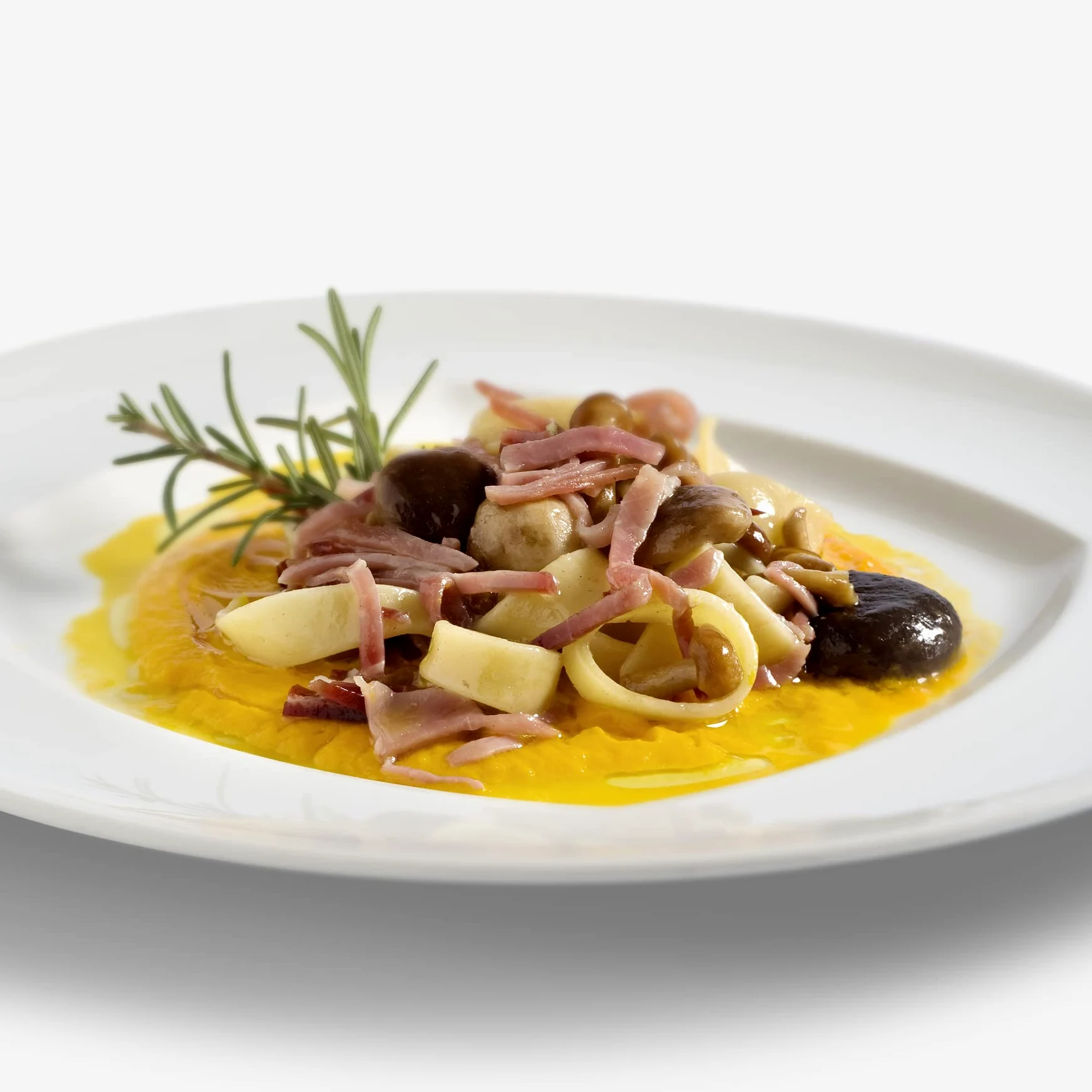 Wolf, Prosciutto di Sauris IGP, Trancio, Prodotto con Tradizionale Tecnica di Affumicatura, Carne 100% Italiana, Leggera Stagionatura, Senza Glutine, 1,5 kg (min. netto garantito)