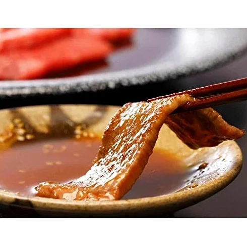 Ebara Yakiniku No Tare Amakuchi Salsa 300g - La base di questa salsa morbida e dolce comprende salsa di soia e miso