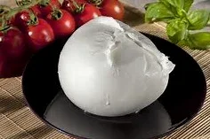 MOZZARELLA DI BUFALA DOP FIOR DI LATTE DA 1 Kg. LAVORAZIONE ARTIGIANALE PRODOTTO FATTO A MANO