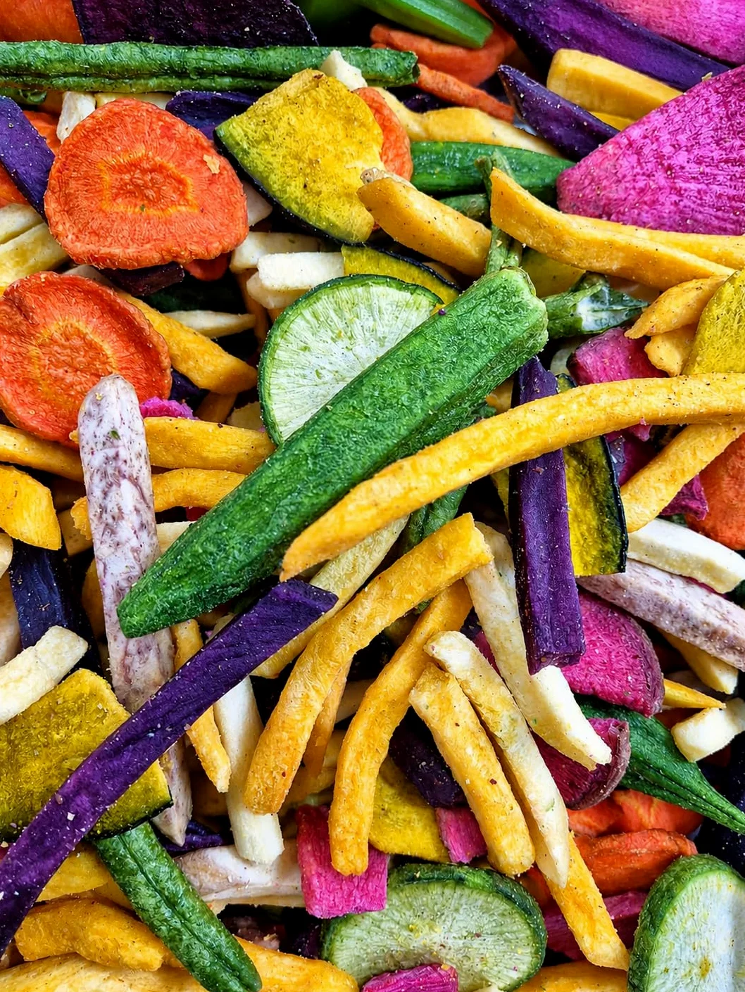 Chips Croccanti di Frutta e Verdura Mix Colorato 1 Kg Snack Gourmet Dolce e Naturale Ideale per Aperitivi Buffet Dessert Decorazioni Piatti Eventi e Catering