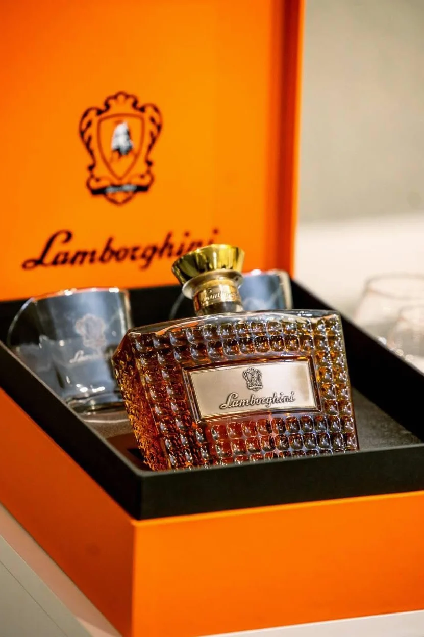 Lamborghini Brandy VSOP 5 Anni 0,70L – Distillato Italiano Premium – Luxury Gift Box & Signature Experience – MADE IN ITALY (Signature Experience)