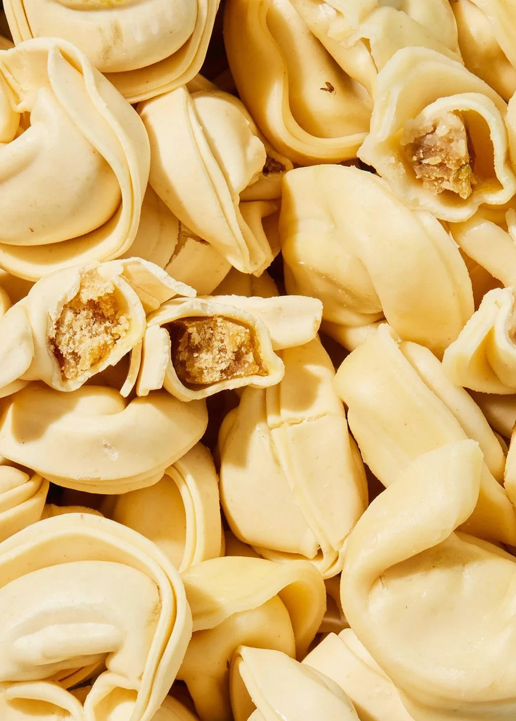KoRo - Tortelloni con ripieno di tofu affumicato bio 250 g - Facili e veloci da preparare - Vegani - Qualità biologica - Si conservano senza refrigerazione