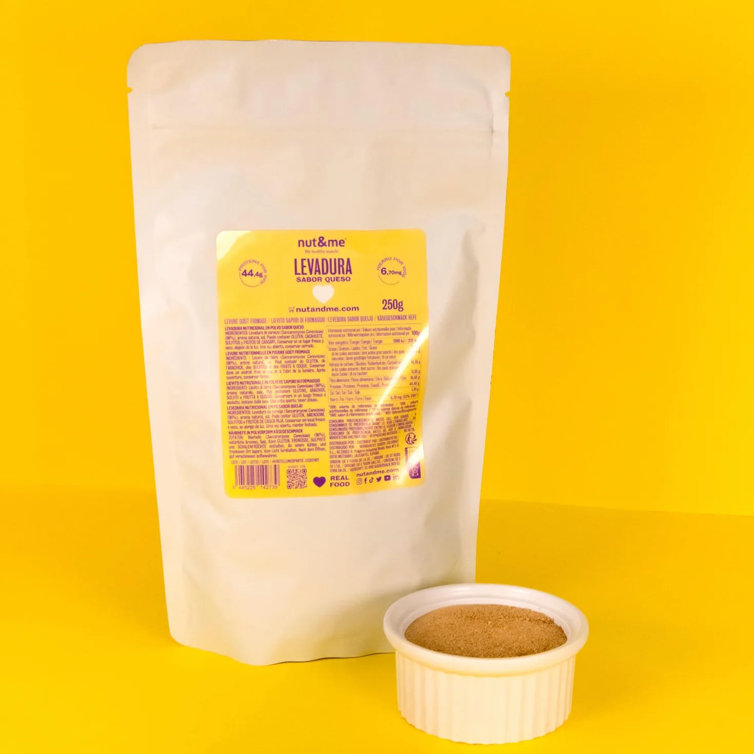 Lievito Nutrizionale Sapore di Formaggio 750 gr nut&me | Lievito in Polvere | Sapore di Parmigiano Reggiano | Alto in Proteine | Fonte di Ferro | Vegan | Low carb | Pack 3 x 250 gr