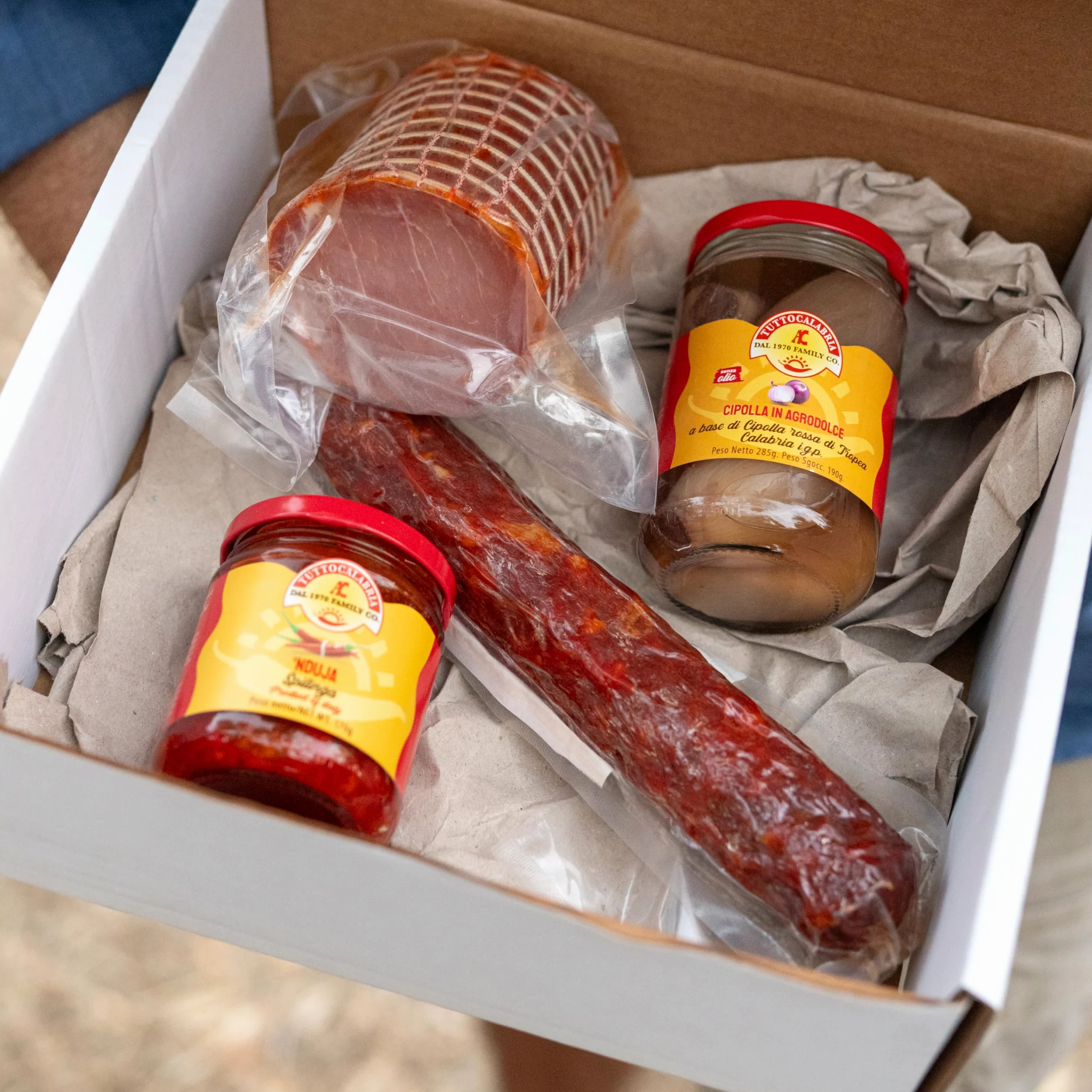 Pizza Kit Calabrese Box Regalo: Salamino, Filetto Casareccio, Cipolla Rossa di Tropea, Nduja di Spilinga - Specialità Gastronomiche per Aperitivi, Pizza e Panini - Sapori Mediterranei