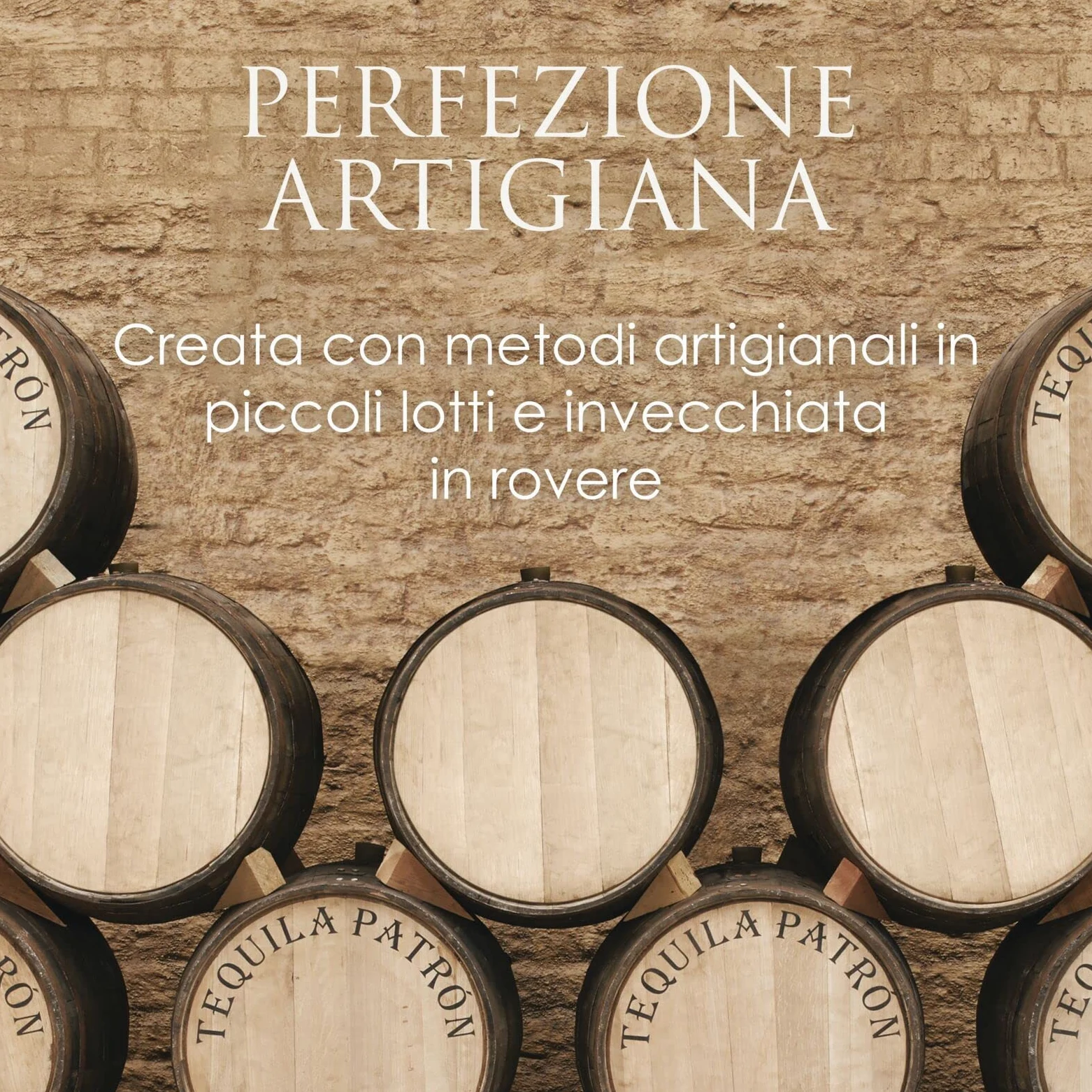 PATRÓN Reposado Premium Tequila, Vol. 40%, 70 cl / 700 ml, creata in Messico in piccoli lotti a partire dal 100% della migliore agave Weber Blue, invecchiata per oltre 2 mesi in botti di rovere