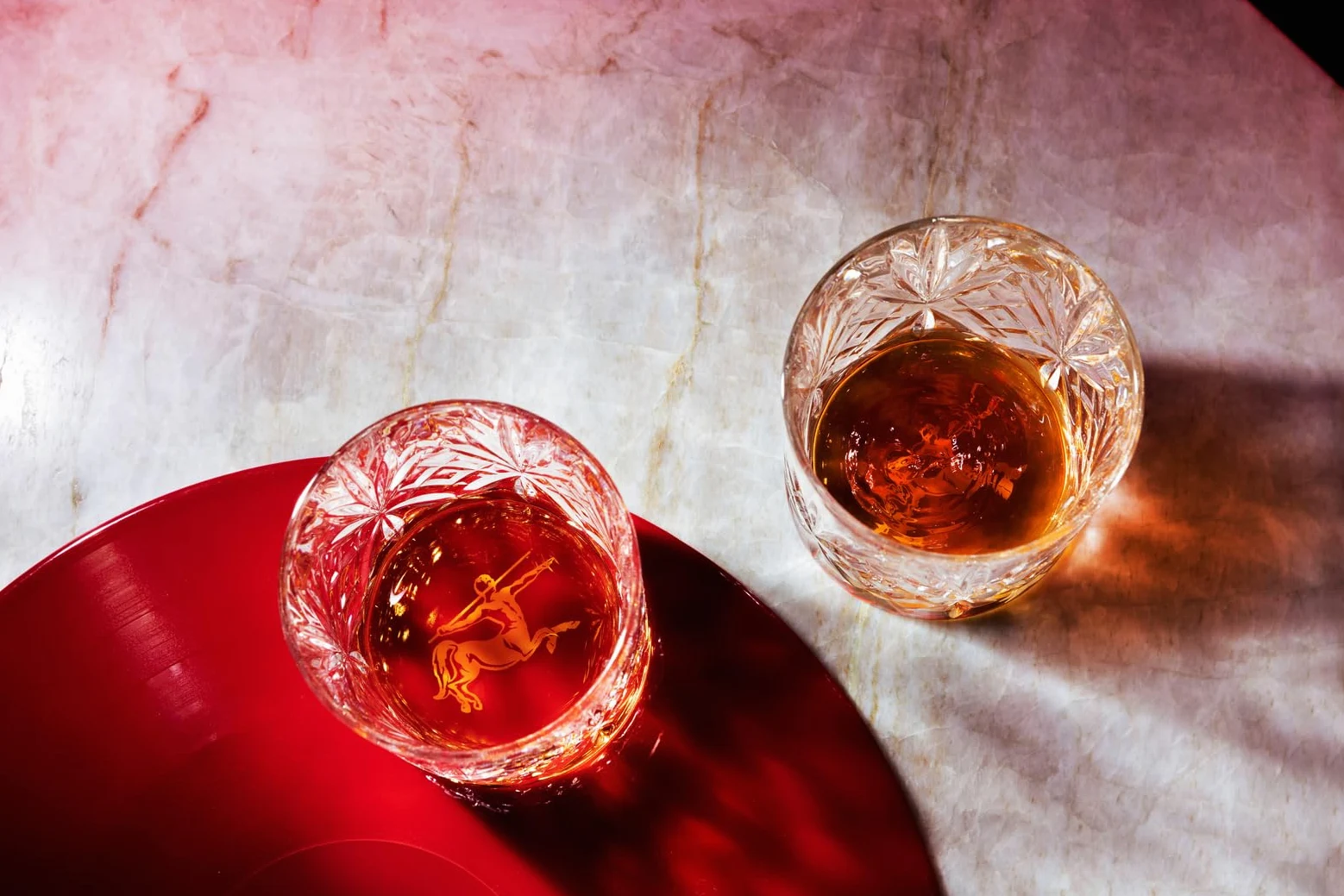 Rémy Martin XO 70cl Premium Pack - Cognac Fine Champagne. Note di Frutta Candita, Spezie e Cacao. 40% Vol.; Idea Regalo Esclusiva