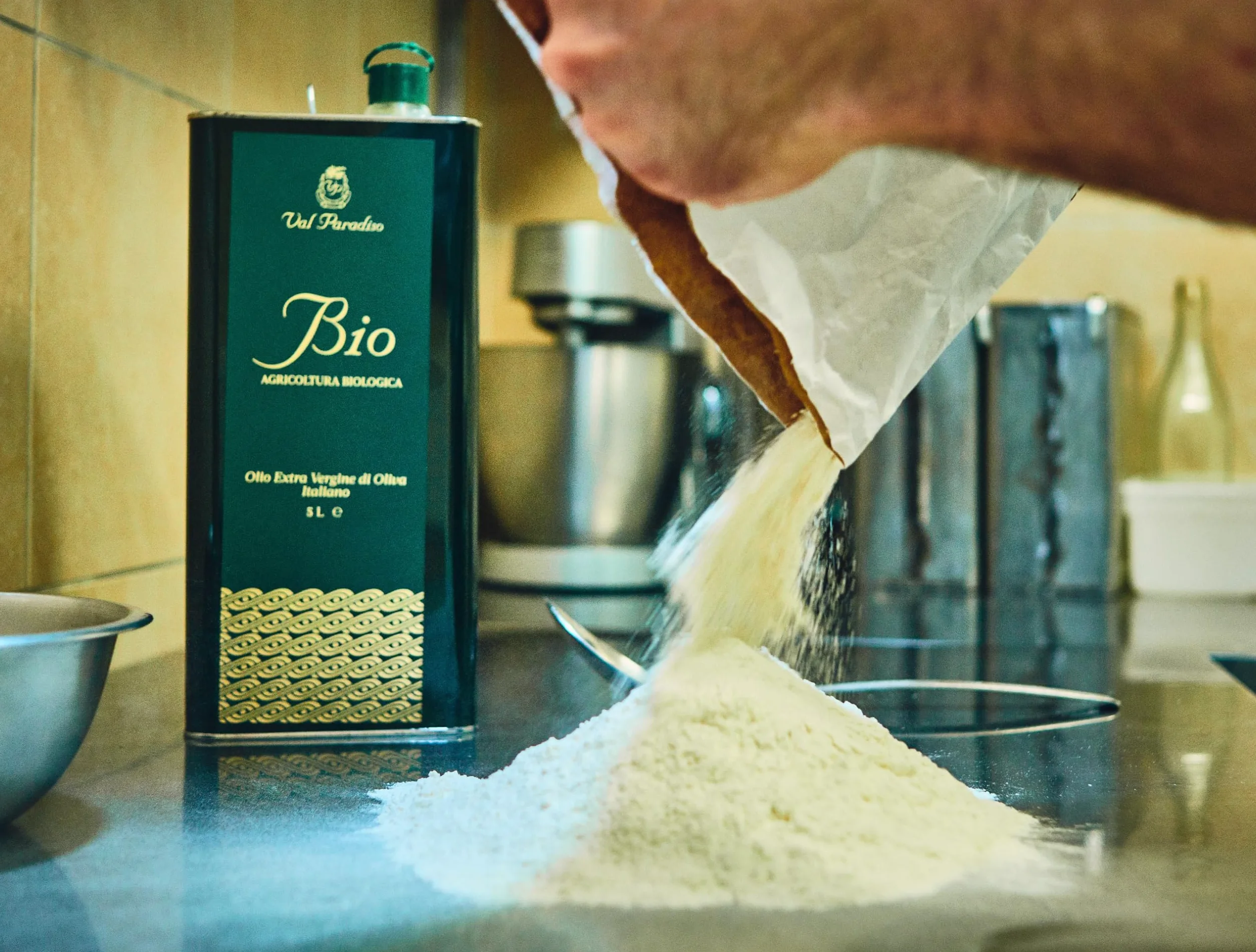 Val Paradiso Olio Extravergine di Oliva Italiano Biologico, Certificato Biologico ICEA, Olio di Oliva Extravergine, 100% Italiano, Estratto a Freddo (Latta da 5 litri)