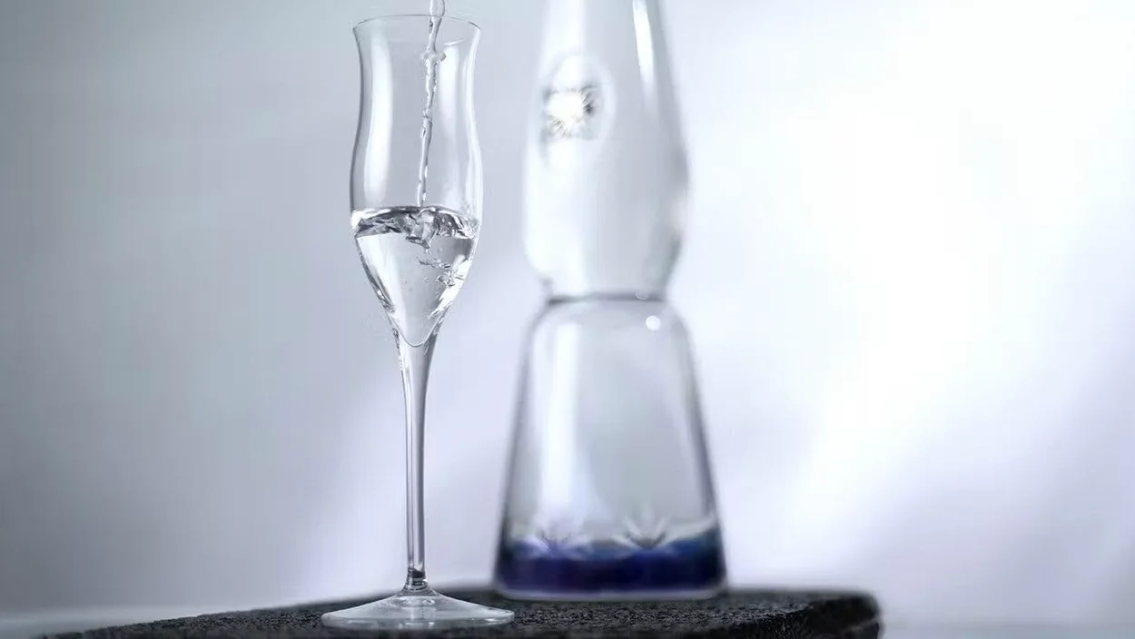 Tequila Clase Azul Plata – 100% Agave Azul Tequiliana Weber – 70cl – 40% vol. – Confezione Regalo