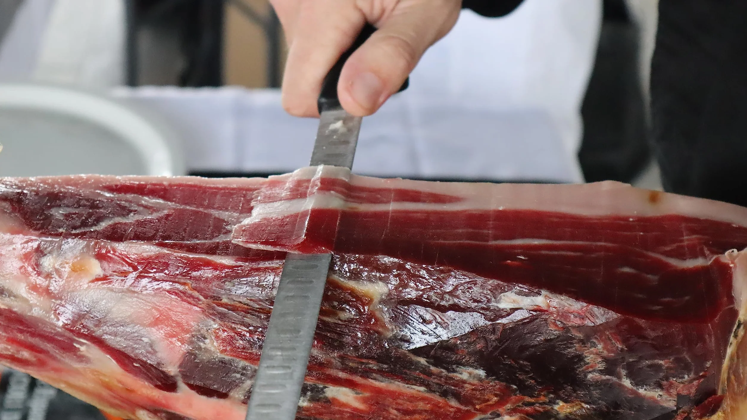 Corsevilla - Confezione di Jamón Ibérico di Bellota a Fette 100% - Spalla affettata 100% iberica di bellota - Prosciutto Crudo - Prosciutto Pata negra - Salumi - 12 pezzi - 100 grammi per confezione.